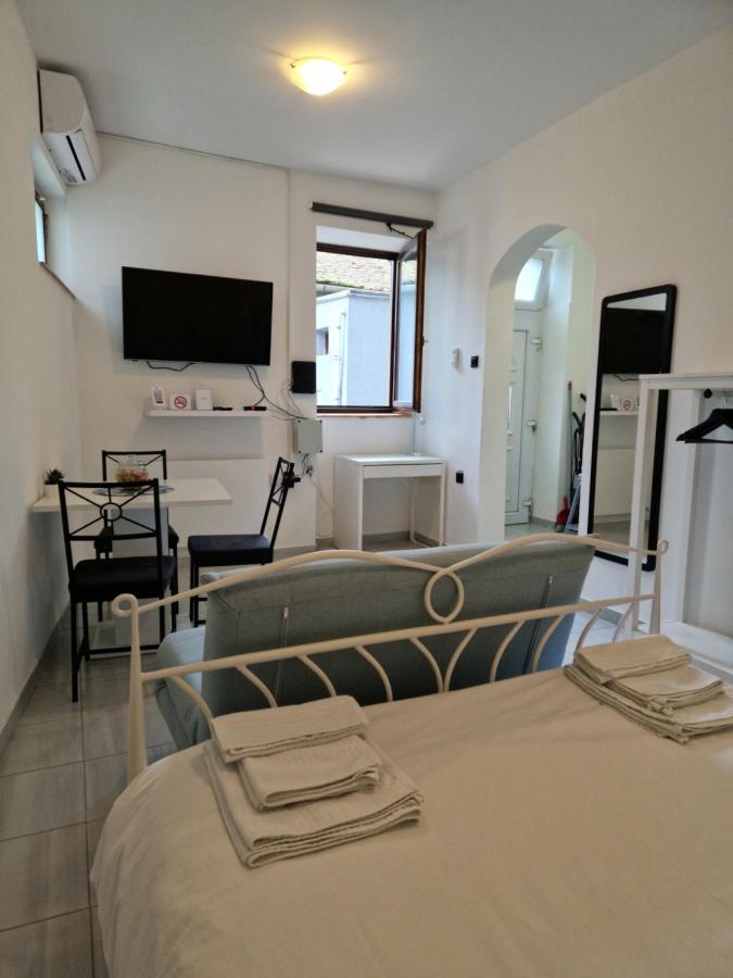 Studio Apartman Gajba In City Center Zagreb Exterior photo